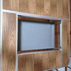 アウトドア用折りたたみテーブルの画像