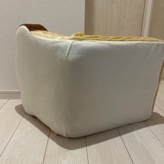 食パン座椅子の画像