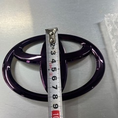 トヨタエンブレム。濃いめのパープルの画像