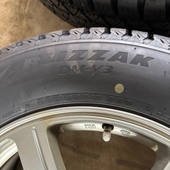 スタッドレスタイヤ
ホイール付(225/60R17、DM-V3)の画像