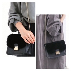 オペークドットクリップ★ファー付きチェーンショルダーバック　黒の画像