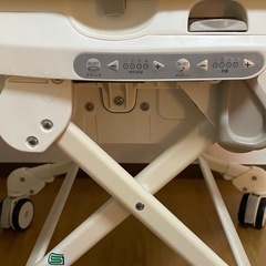 Combi 電動ハイローチェア フェアレットAT オートスウィングの画像