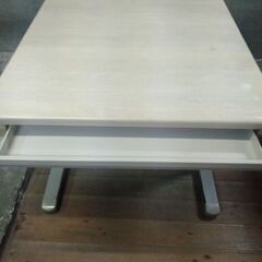 オフィスデスク　パソコンデスク　スチール製　机①の画像