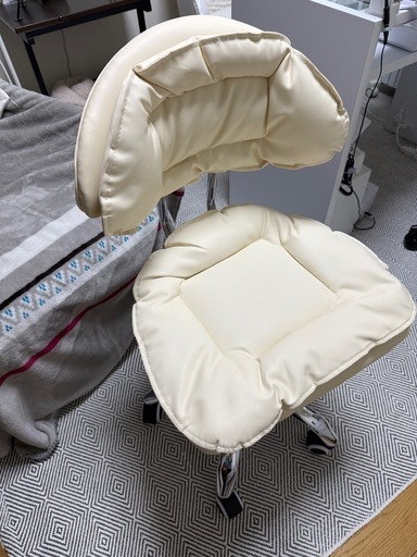 ネイリストチェア（シャレドワ）