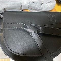 革製　黒色　小型バッグ肩掛けショルダー紐つきの画像