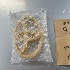 トヨタエンブレム未加工品の画像