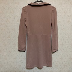 ピンクベージュ　ワンピース　Mの画像