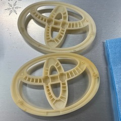 トヨタエンブレム未加工品の画像