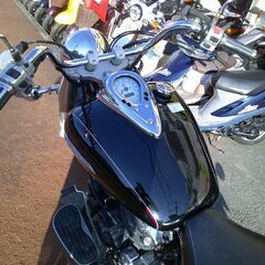 NO.5547　ヤマハ　ドラッグスター４００クラシック　ＶＨ０１Ｊ 　スラッシュカットマフラー　バックレスト　サイドバックサポート付き　ブラック　☆彡の画像