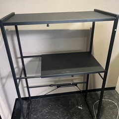 黒の棚の画像