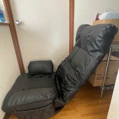 商談中！！中古品　座椅子角擦れて損傷部分数カ所あり！希望の方写真追加します。気にならない方のみコメントくだ下さいの画像