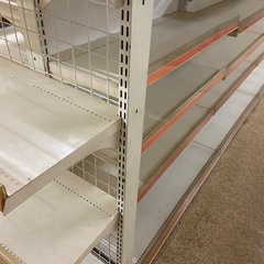 スチール棚の画像