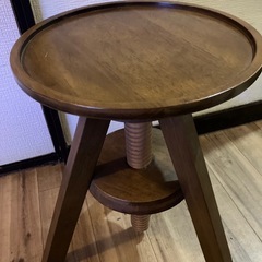 スツールの画像