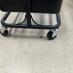 I 2511-207 ワゴン ブラック キズ 汚れあり ※ 2段目に留め具がないです　の画像