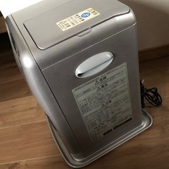 新品ポリタンク付き灯油ファンヒーター　  新品18リットルポリタンク付きの画像