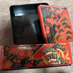 華やかな重箱の画像