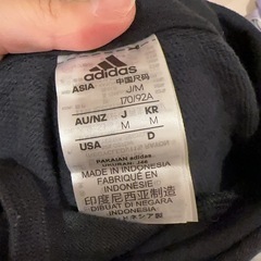 adidas パーカー160くらいの画像