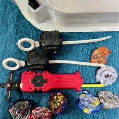 ベイブレードスタジアム＋ベイブレード7個セットの画像