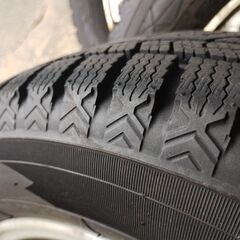 165/65r15スタッドレス極良品　ダイハツ純正ホイル付きの画像