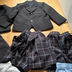 臼井幼稚園制服の画像