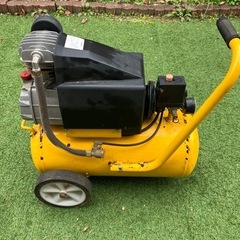 工具  エアーコンプレッサー  の画像