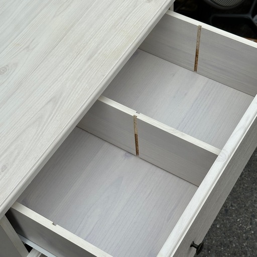 《売約済》ニトリ フローリオ チェスト 衣服 タンス 4段 ホワイト ウッド 収納家具 シンプル 北欧風 白家具 コンパクト フレンチ 風