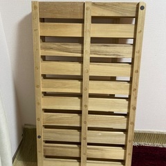 折り畳める、布団の下に敷く用のスノコです。の画像