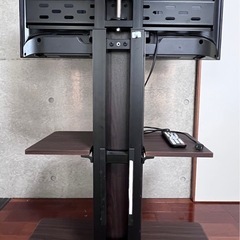 2021年製！液晶テレビ 32V型 QRT-32W2K ハイビジョン　テレビ台付き　の画像