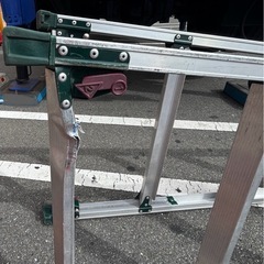 歪み有りジャンク品　KS-210A 4脚アジャスト式　伸縮7尺脚立　車で踏みました！の画像