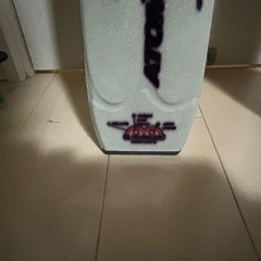 ATOMICスキー板とストックの画像