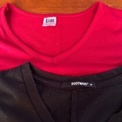 ３枚まとめてVネックシャツ七部の画像