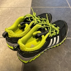 26センチ　アディダス　スニーカー　黒×グレー×黄緑の画像