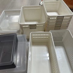 百均 ニトリ かご ケース まとめて 64点の画像