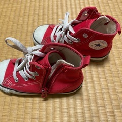 converseスニーカーの画像
