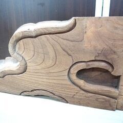 ② 建造物の一部 部材 彫刻 木製 レトロ 横幅 約85cm 厚み 約5.2cm 中古 苫小牧西店の画像