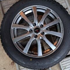スタッドレスタイヤ　215/60R17　ホイル付4本の画像