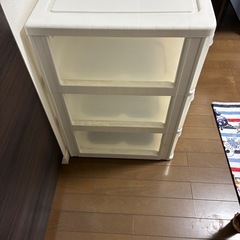 衣装ケースの画像