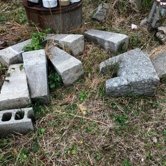 アルミ脚立　石臼　つくばい　ブロックなどまとめて　無料の画像
