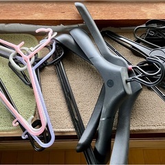 プラスチックハンガー約30本の画像