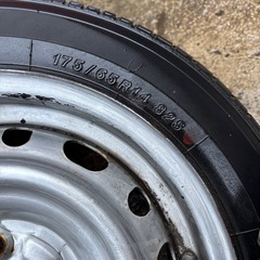タイヤ　2本セット　鉄ホイール付きの画像