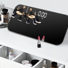 【新品未使用】① 体重計 鏡ミラー電子体重計 旅の体重計 ミニ体重計 デジタル 乗るだけ 電源自動ON/OFF バックライト付 180kgまで対応 高精度 ボディスケール 健康管理 ダイエット 体重管理 USB充電 小型軽量 強化ガラス採用（シルバー）の画像