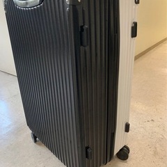 スーツケース　90Ｌ　ロック付きの画像