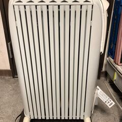 配送可　空気を汚さない暖房器具　デロンギ　DeLonghi オイルヒーター【3～8畳用】　ON/OFFタイマー機能付き　D071249EFS　動作確認済みの画像