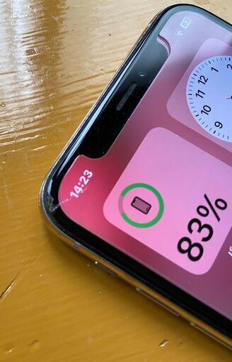 iPhone XS ホワイト 64 GB SIMフリー正規店でバッテリ交換90％