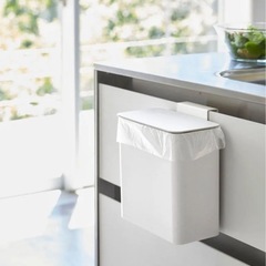 山崎実業　tower マグネット&シンク扉ゴミ箱 ホワイトの画像