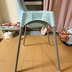 IKEAの子供用ハイチェアの画像