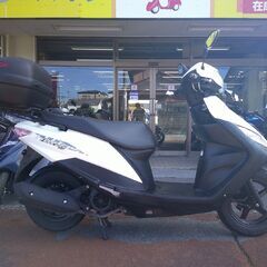 NO.5552　アドレス１２５　４サイクルエンジン　FⅠ車　リヤボックス付き　ホワイト　☆彡の画像