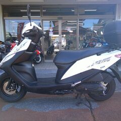 NO.5552　アドレス１２５　４サイクルエンジン　FⅠ車　リヤボックス付き　ホワイト　☆彡の画像