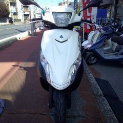 NO.5552　アドレス１２５　４サイクルエンジン　FⅠ車　リヤボックス付き　ホワイト　☆彡の画像