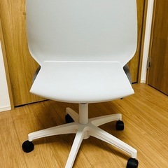 ニトリ　ワークチェア　シン　白の画像